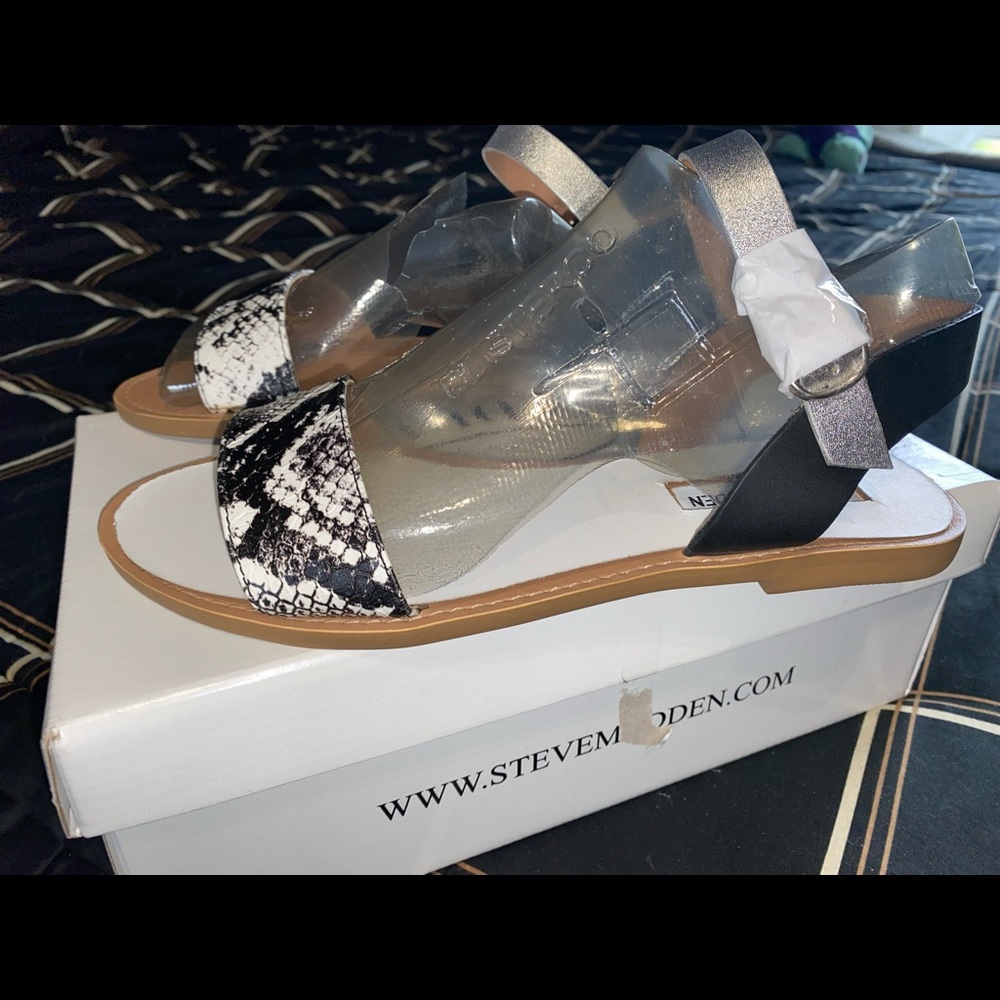 Steve Madden Donddi sandal